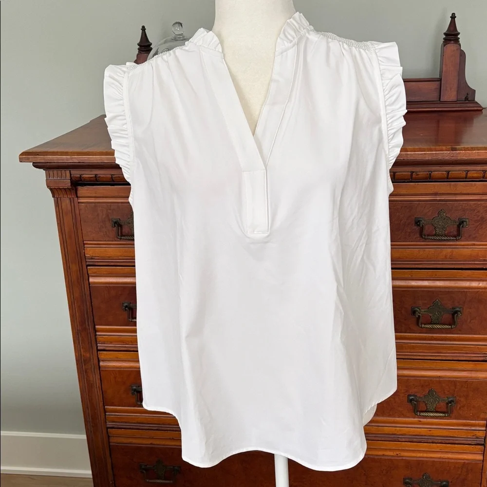NWT Chico’s Zenergy UPF Neema Smocked Ruffle Sleeveless Top in Alabaster - Picture 1 of 10